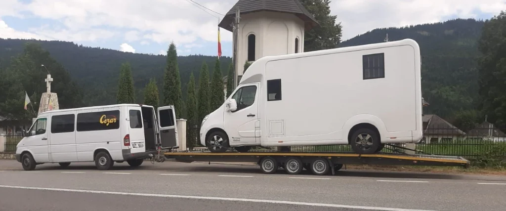 Transportăm ( in Roman sau național ) autoutilitare defecte/avariate , dar și pasagerii acestora.