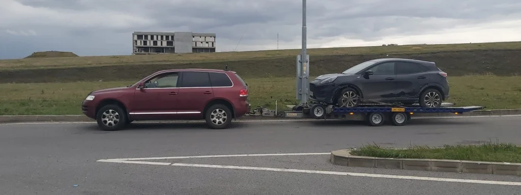 Transportăm ( in Roman sau național ) autoturisme defecte/avariate , dar și pasagerii acestora.